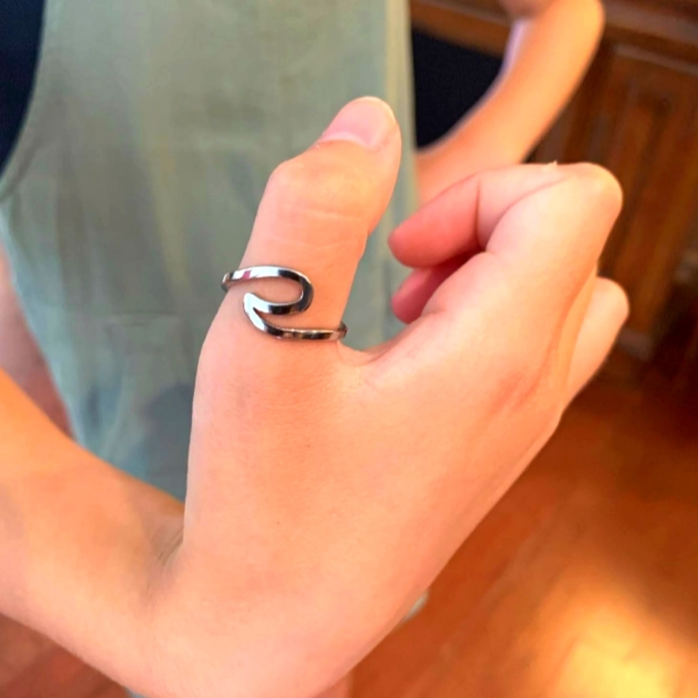 Beachwear wave ring